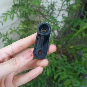 Cục nhựa kê hở mặt bàn 19 Cục kê hở mặt bàn với khung bàn